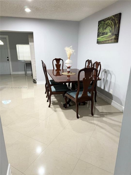 Recently Sold: $335,000 (3 beds, 3 baths, 1360 Square Feet)