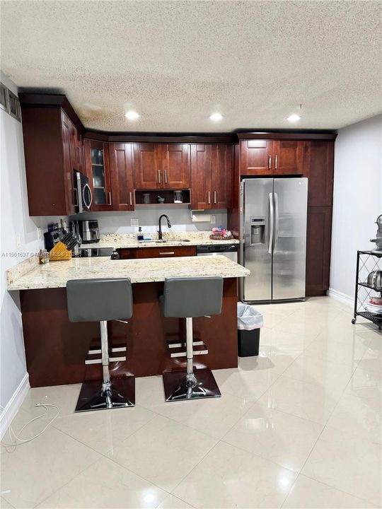 Recently Sold: $335,000 (3 beds, 3 baths, 1360 Square Feet)