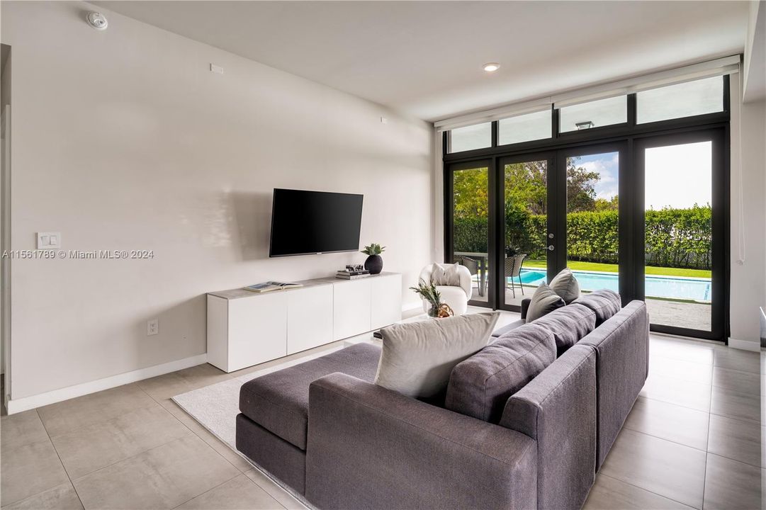 Active With Contract: $1,750,000 (3 beds, 3 baths, 2220 Square Feet)