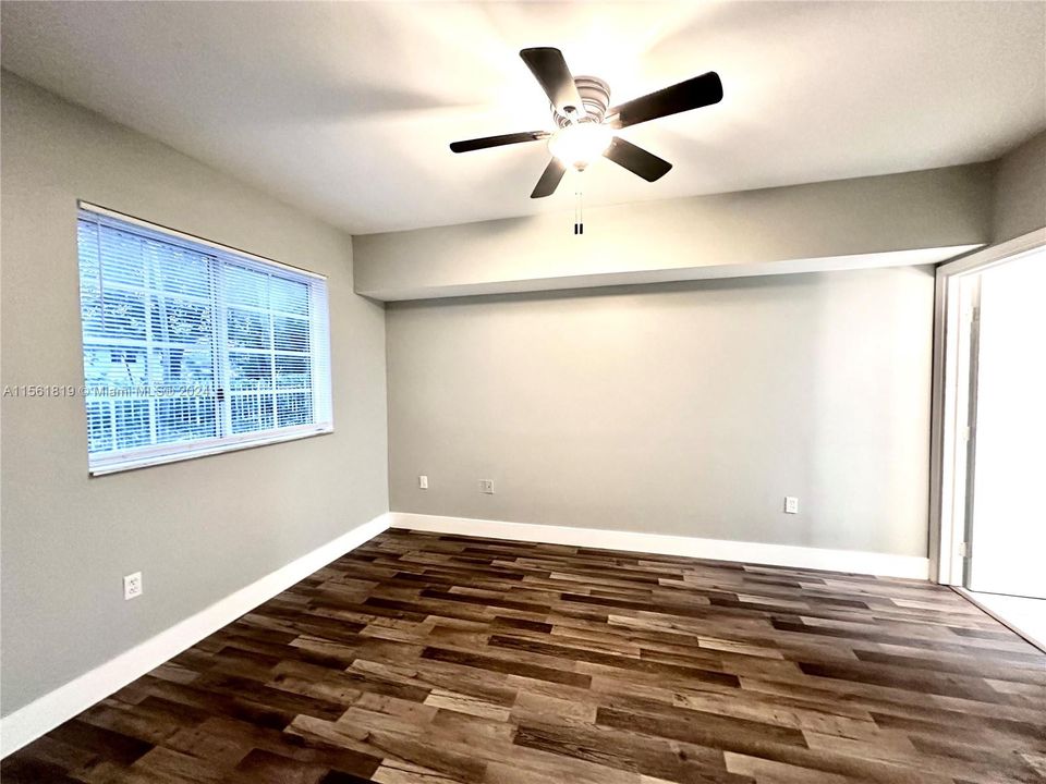 Active With Contract: $2,200 (2 beds, 2 baths, 942 Square Feet)