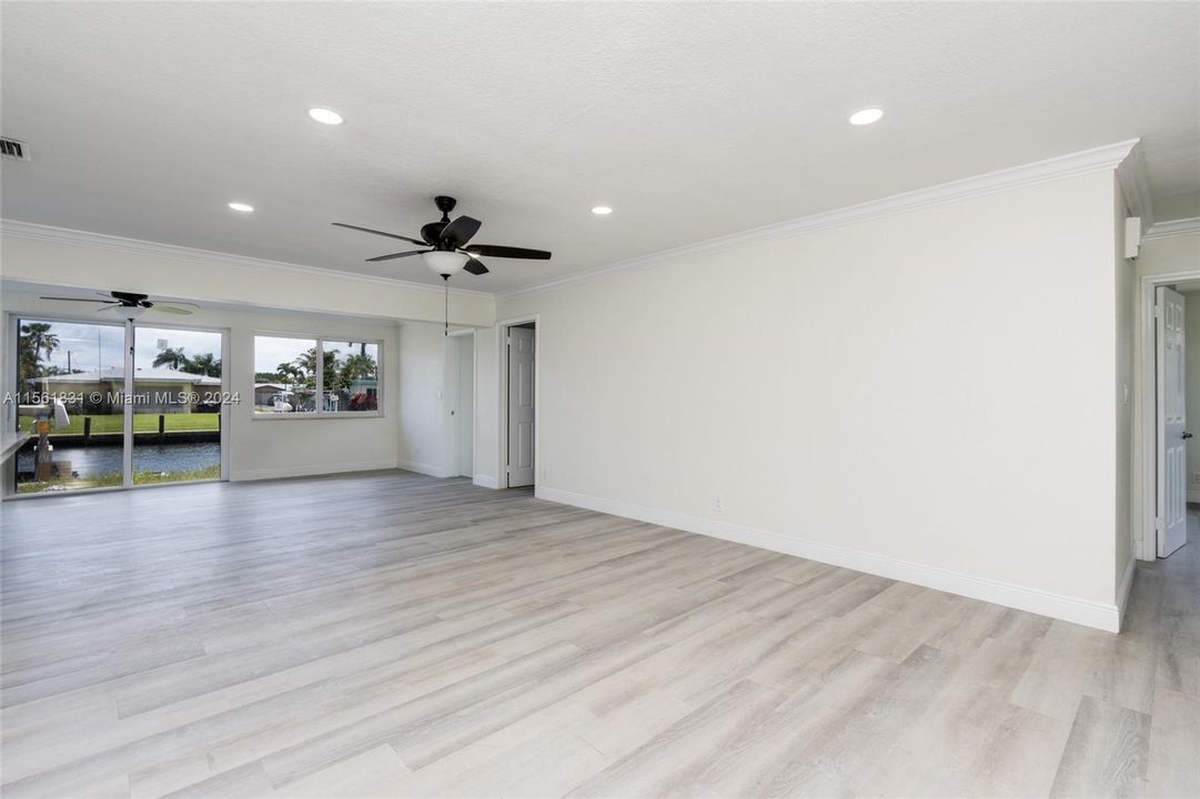 Active With Contract: $4,350 (3 beds, 2 baths, 1505 Square Feet)