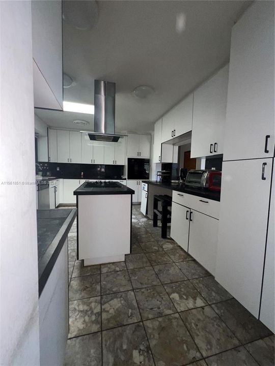 En Venta: $750,000 (3 camas, 2 baños, 2841 Pies cuadrados)