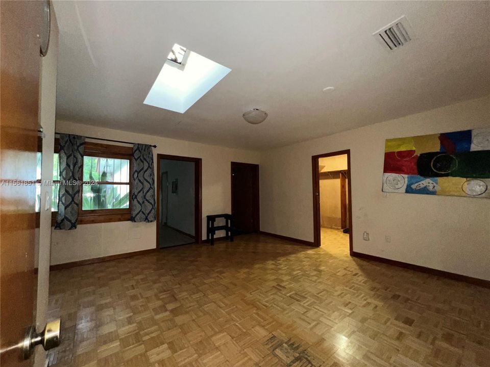 En Venta: $750,000 (3 camas, 2 baños, 2841 Pies cuadrados)