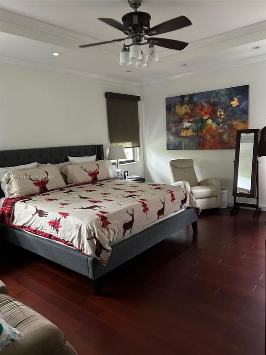 Recently Sold: $850,000 (4 beds, 3 baths, 2650 Square Feet)