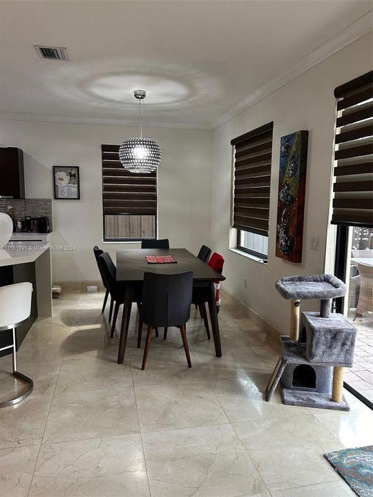 Recently Sold: $850,000 (4 beds, 3 baths, 2650 Square Feet)