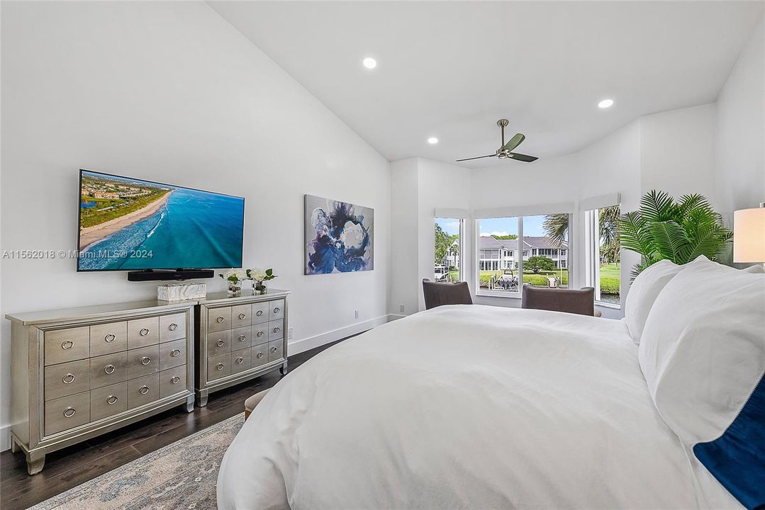 Active With Contract: $3,000,000 (2 beds, 2 baths, 2186 Square Feet)