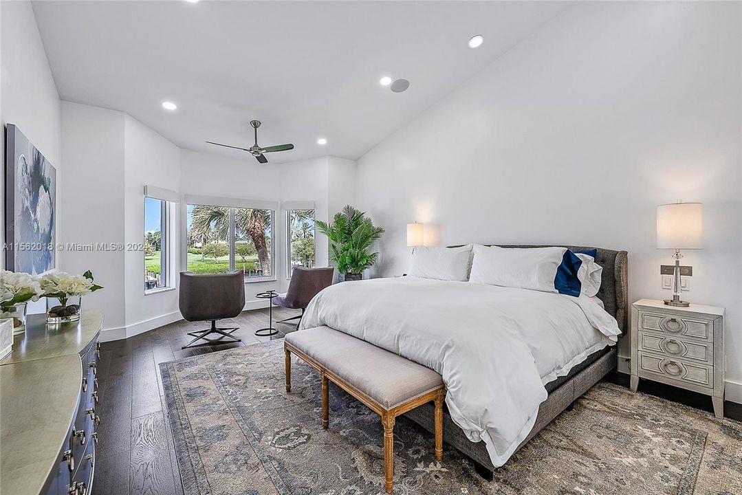 Active With Contract: $3,000,000 (2 beds, 2 baths, 2186 Square Feet)