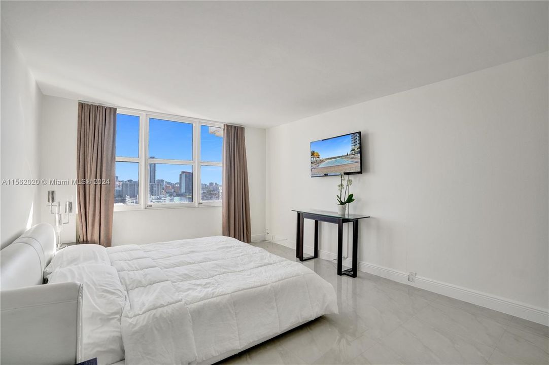 For Sale: $1,200,000 (2 beds, 2 baths, 1877 Square Feet)