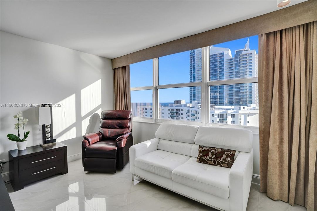 For Sale: $1,200,000 (2 beds, 2 baths, 1877 Square Feet)
