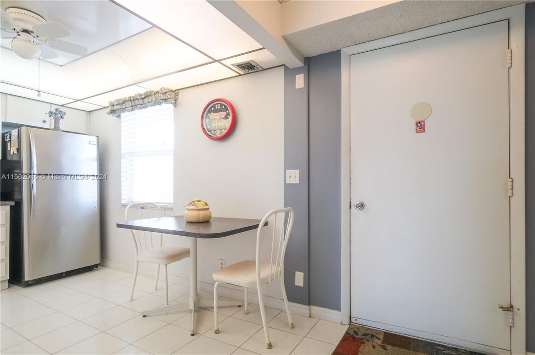 For Sale: $244,999 (2 beds, 2 baths, 1190 Square Feet)