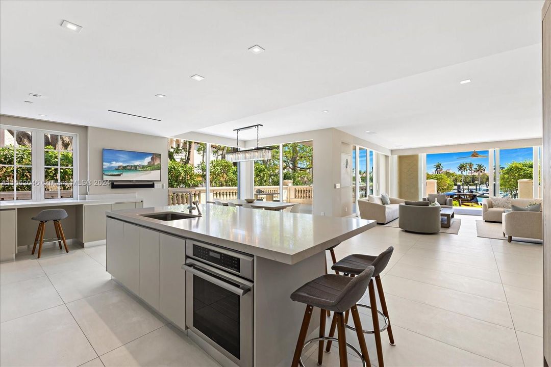 For Sale: $9,950,000 (4 beds, 4 baths, 3216 Square Feet)