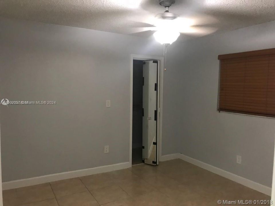For Rent: $2,700 (2 beds, 1 baths, 900 Square Feet)