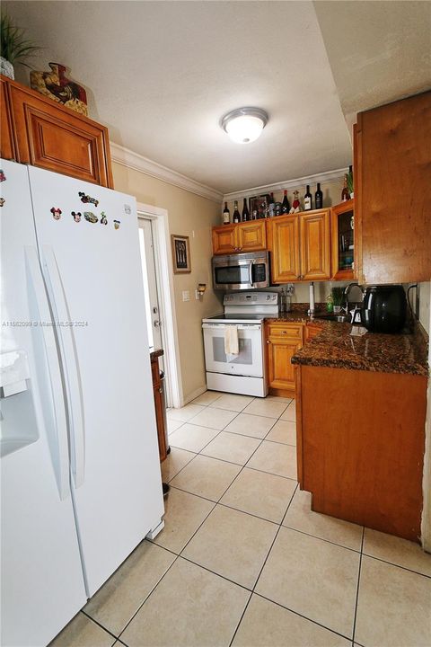 For Sale: $439,900 (3 beds, 1 baths, 930 Square Feet)