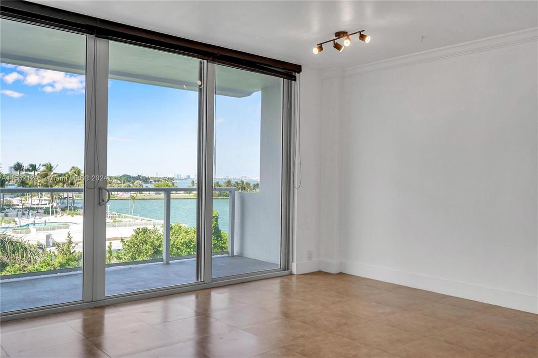 Recently Rented: $1,800 (0 beds, 1 baths, 440 Square Feet)