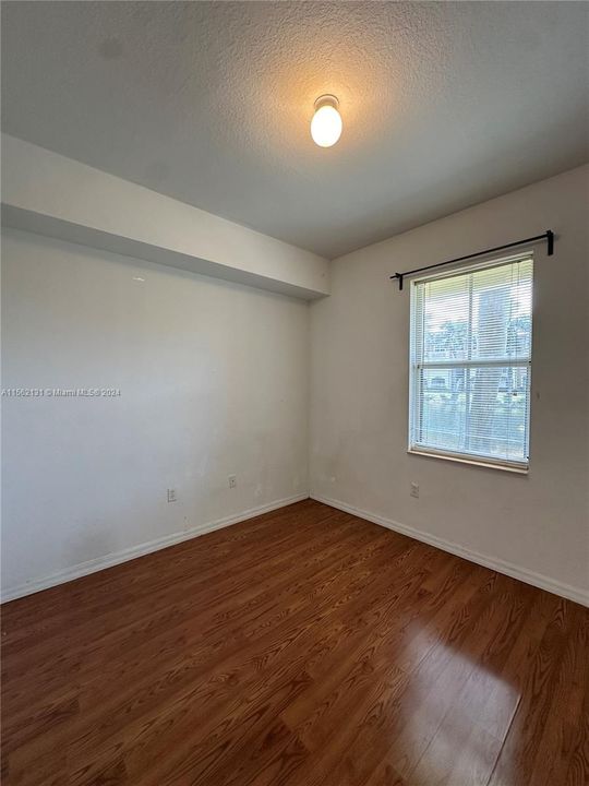 Recently Rented: $2,700 (3 beds, 2 baths, 1207 Square Feet)