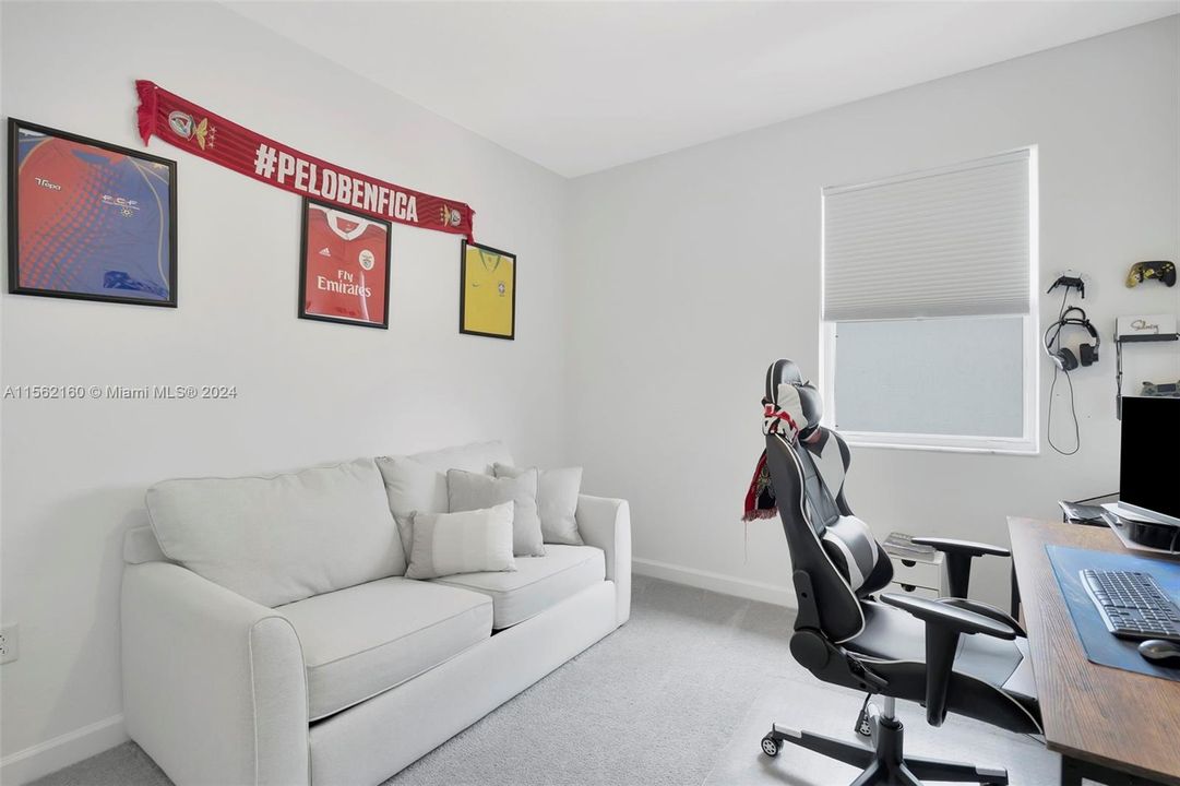 For Sale: $775,000 (4 beds, 2 baths, 2591 Square Feet)