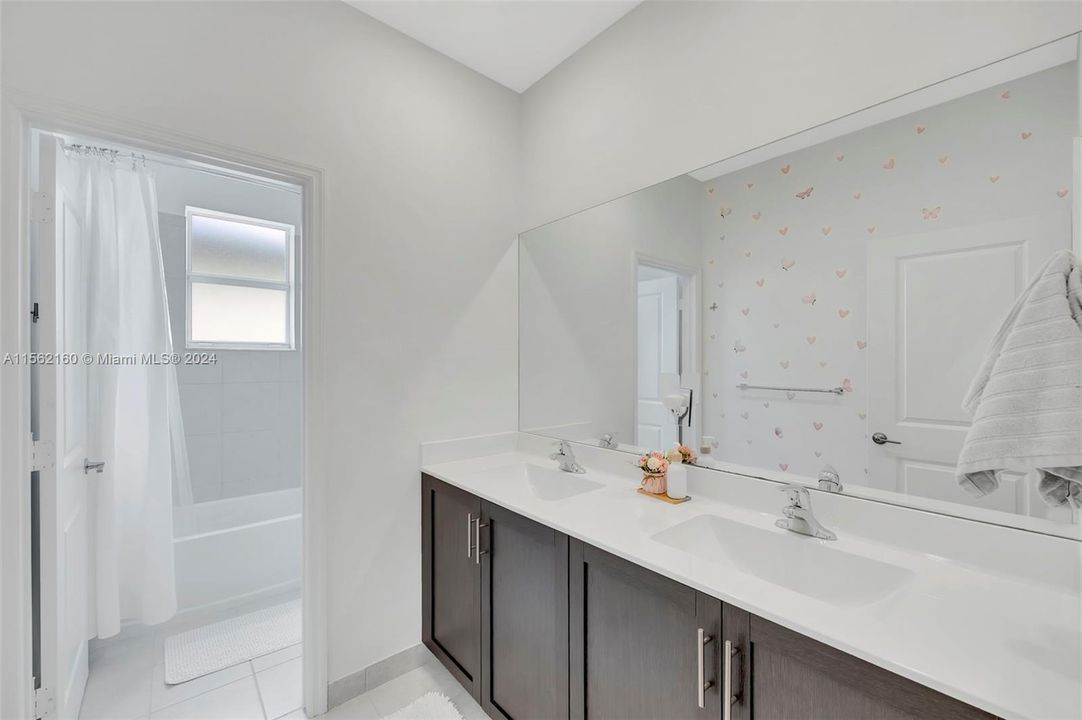 Active With Contract: $775,000 (4 beds, 2 baths, 2591 Square Feet)