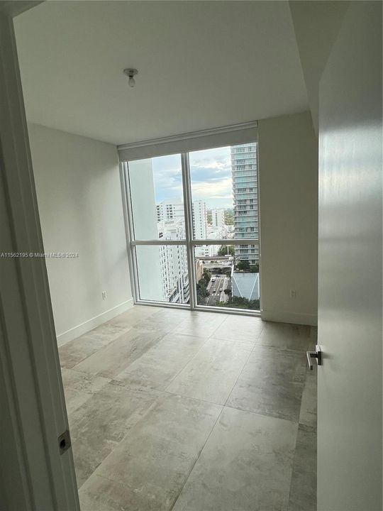 For Sale: $595,000 (1 beds, 1 baths, 748 Square Feet)