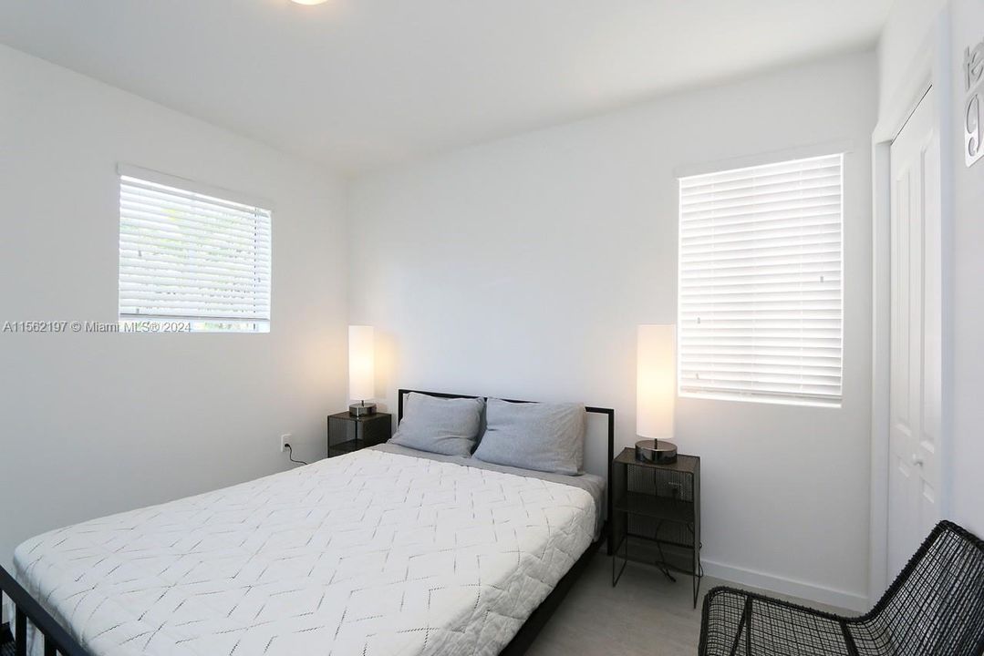 Recently Rented: $1,850 (1 beds, 1 baths, 390 Square Feet)