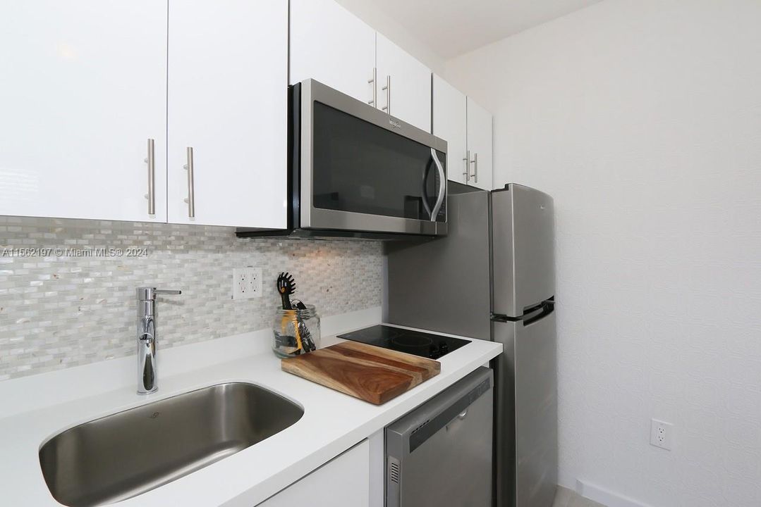 Recently Rented: $1,850 (1 beds, 1 baths, 390 Square Feet)