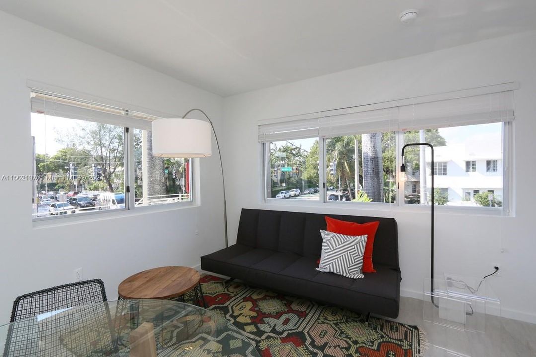 Recently Rented: $1,850 (1 beds, 1 baths, 390 Square Feet)