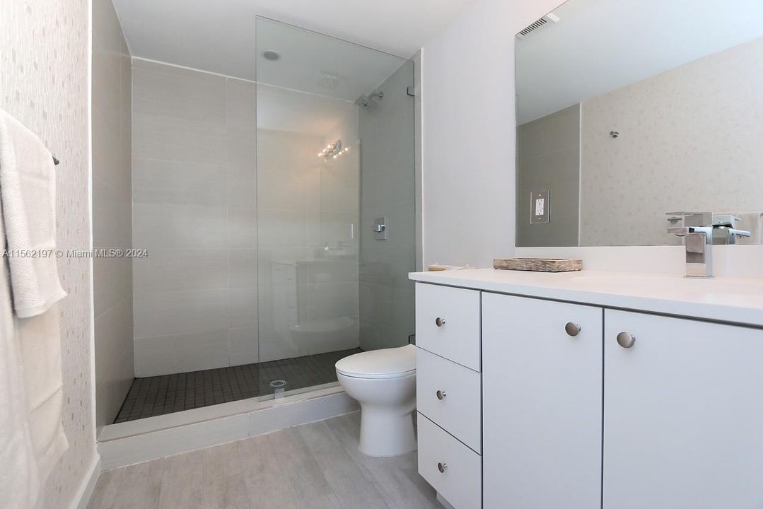 Recently Rented: $1,850 (1 beds, 1 baths, 390 Square Feet)