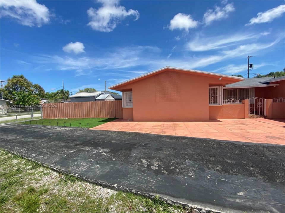 Active With Contract: $649,900 (4 beds, 2 baths, 2068 Square Feet)