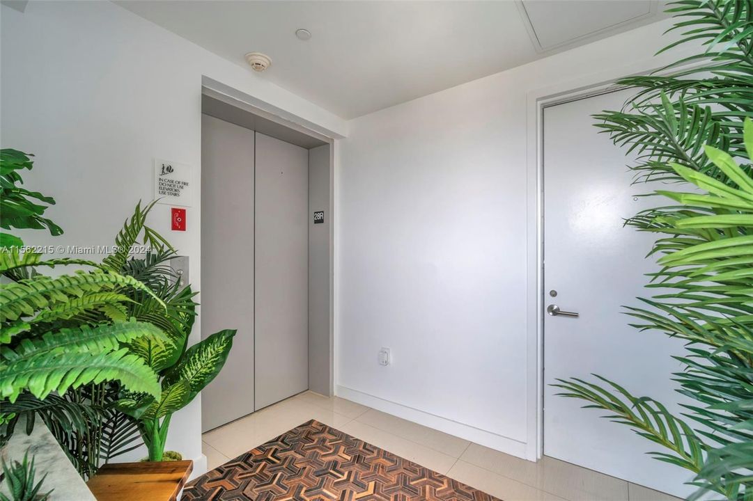 For Sale: $849,000 (2 beds, 2 baths, 1104 Square Feet)