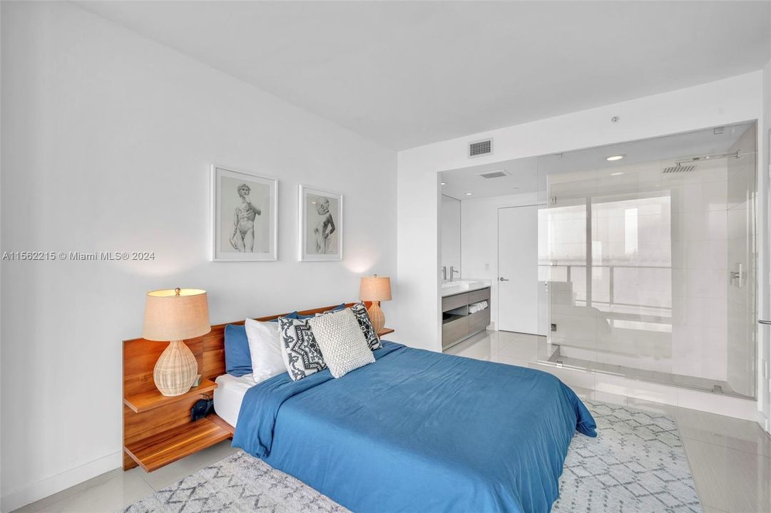 For Sale: $849,000 (2 beds, 2 baths, 1104 Square Feet)
