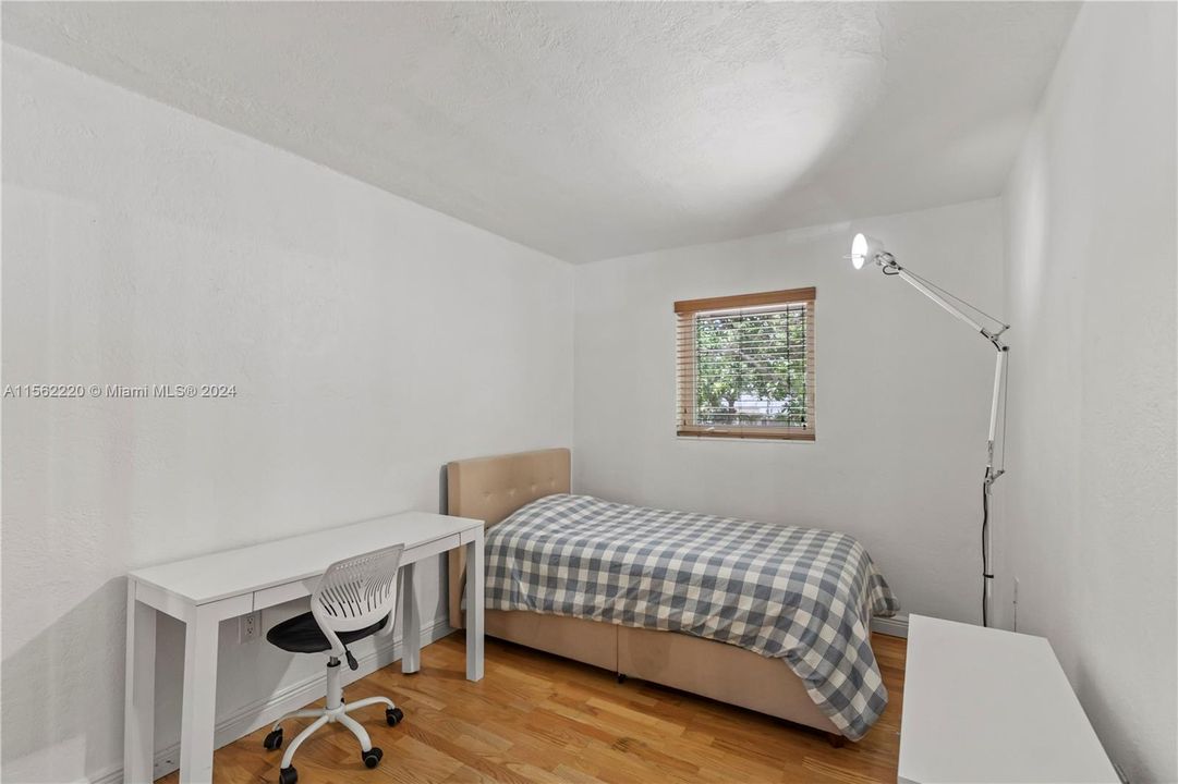 Recently Sold: $368,000 (2 beds, 1 baths, 805 Square Feet)