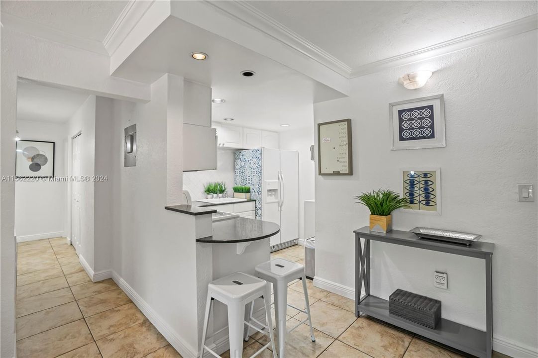 Recently Sold: $368,000 (2 beds, 1 baths, 805 Square Feet)