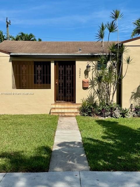Recently Rented: $3,600 (4 beds, 2 baths, 1301 Square Feet)