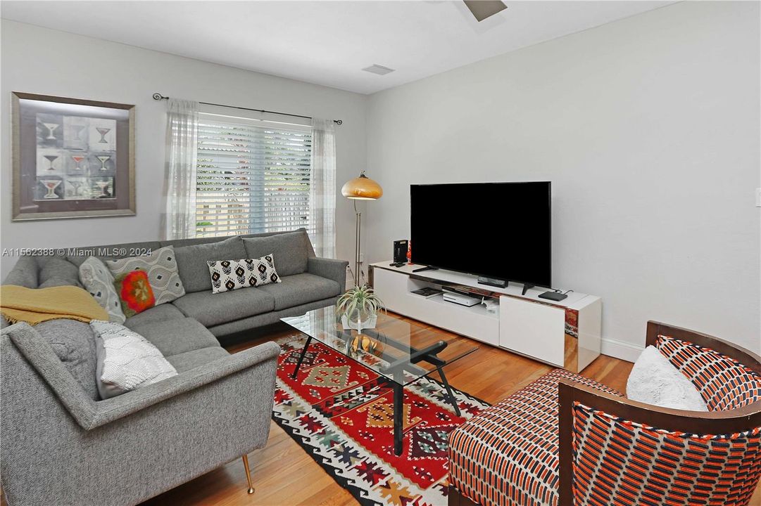 For Sale: $1,199,000 (3 beds, 2 baths, 1928 Square Feet)