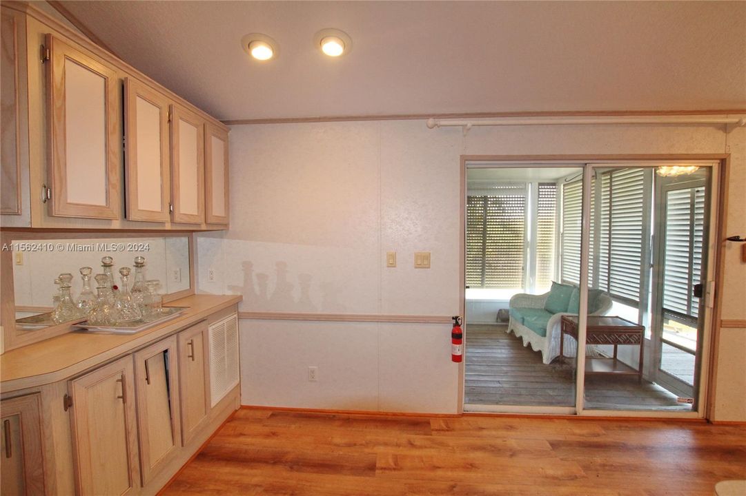 For Sale: $170,000 (1 beds, 1 baths, 497 Square Feet)