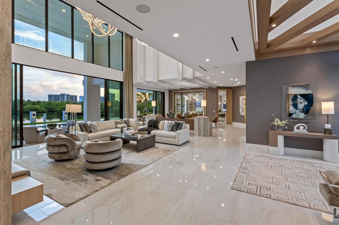 mls_FOYER_WIDE