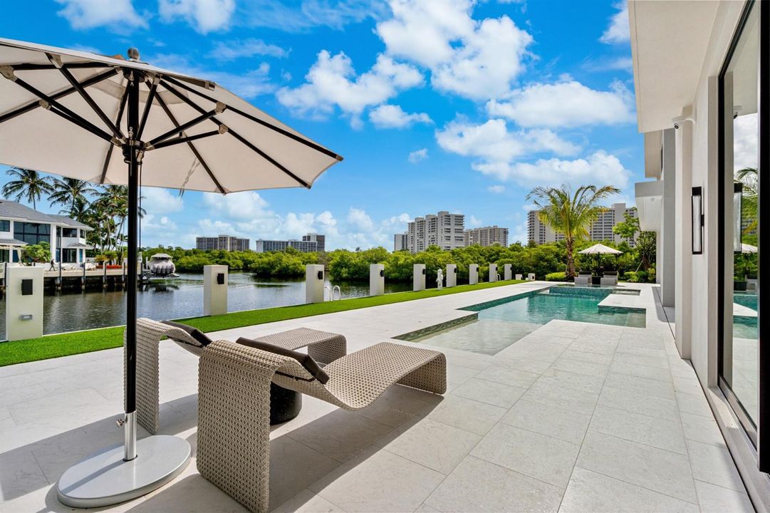 mls_POOL_LOUNGE_SEATING_TO_VIEW