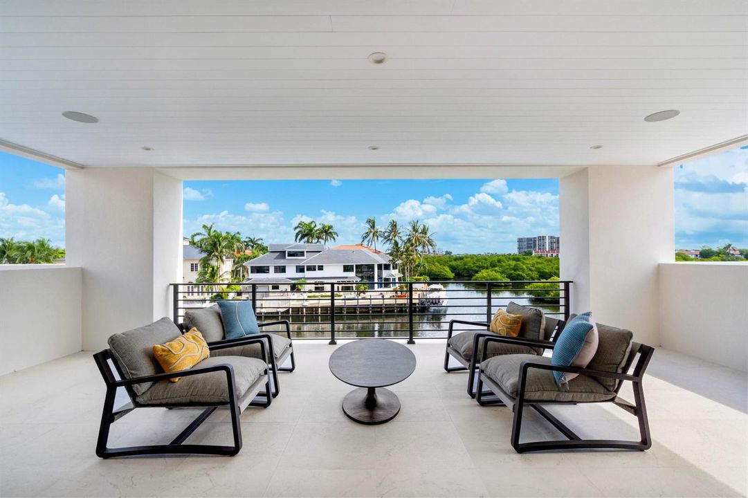 mls_BALCONY_2_STRAIGHT