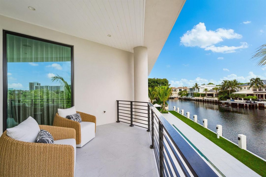 mls_BALCONY_1_TO_VIEW_2