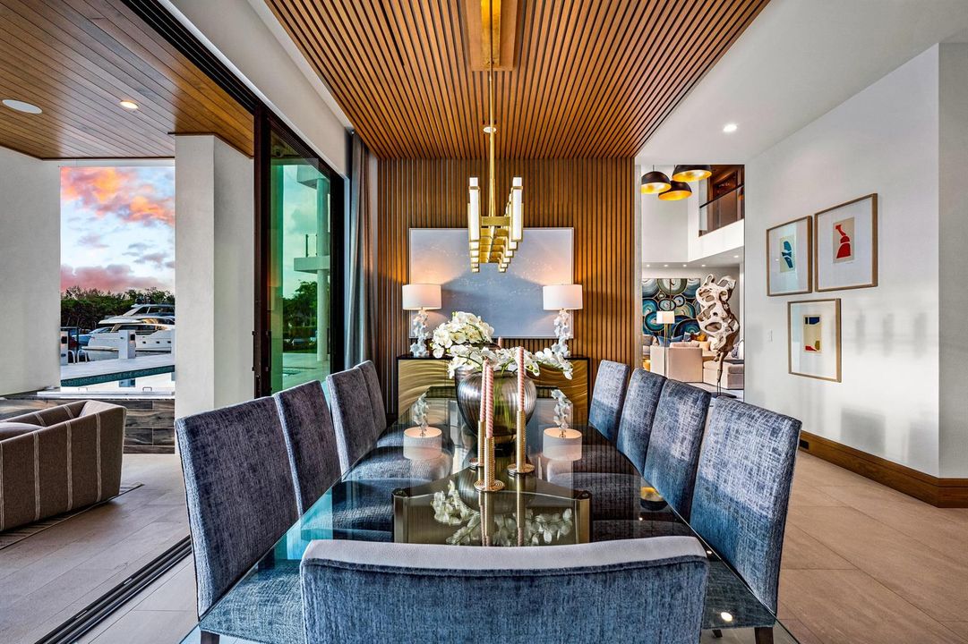 mls_DINING_STRAIGHT