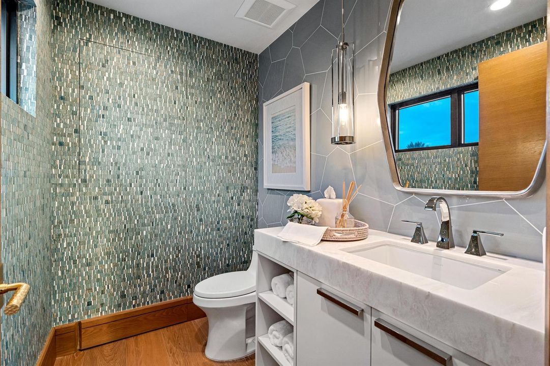 mls_BATHROOM_2