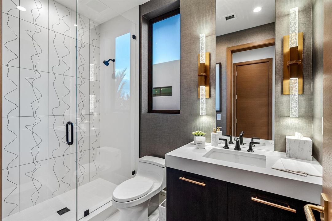 mls_BATHROOM_4