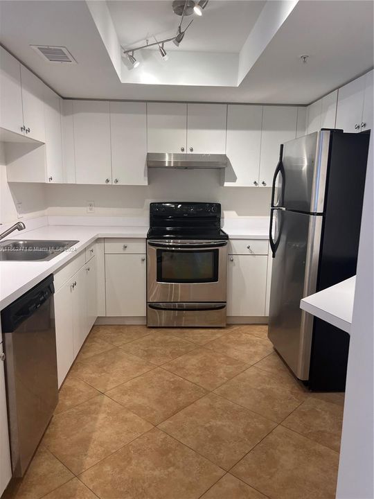 Recently Rented: $2,750 (2 beds, 2 baths, 1054 Square Feet)