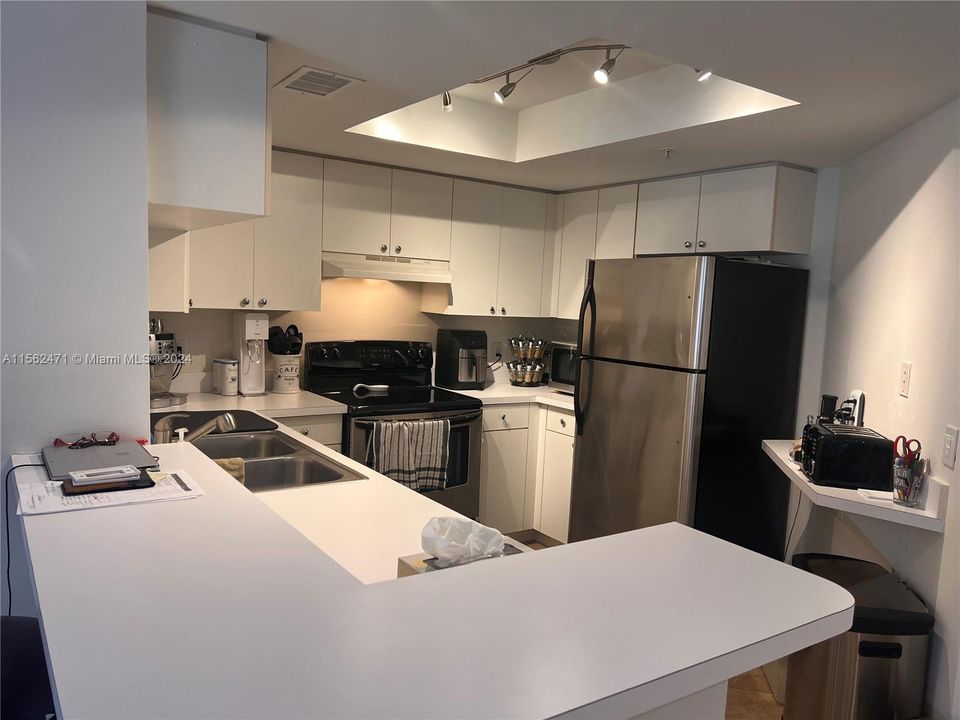 Recently Rented: $2,750 (2 beds, 2 baths, 1054 Square Feet)