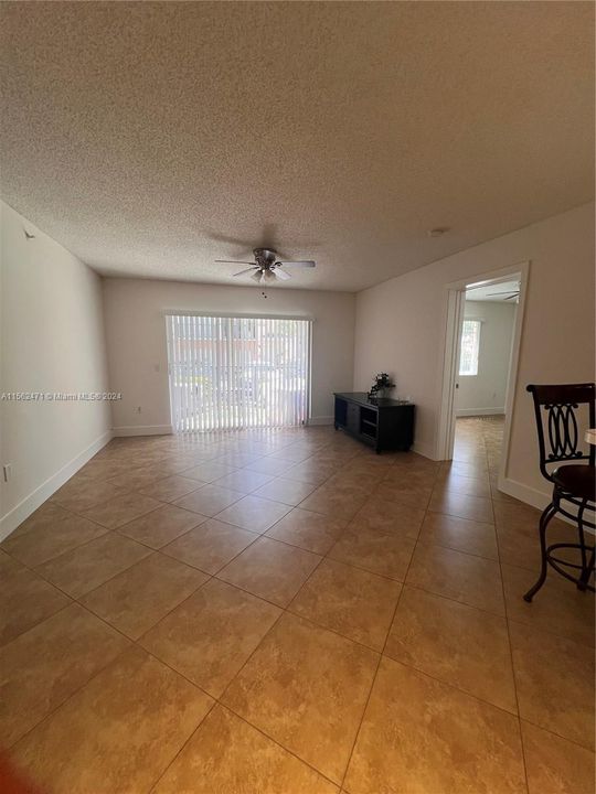 Recently Rented: $2,750 (2 beds, 2 baths, 1054 Square Feet)
