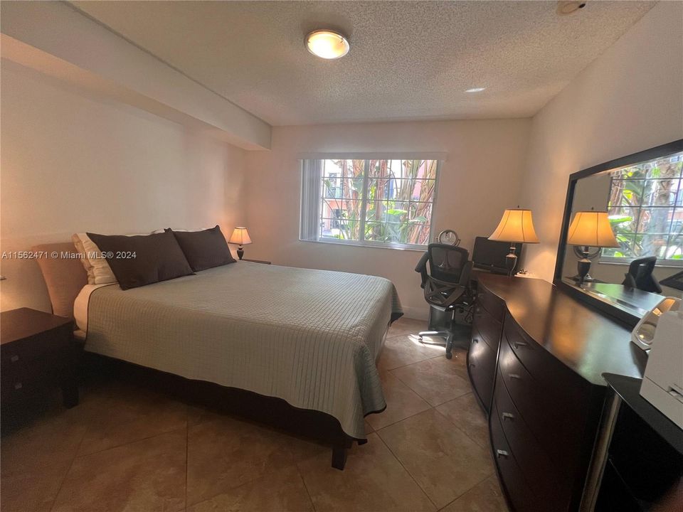 Recently Rented: $2,750 (2 beds, 2 baths, 1054 Square Feet)