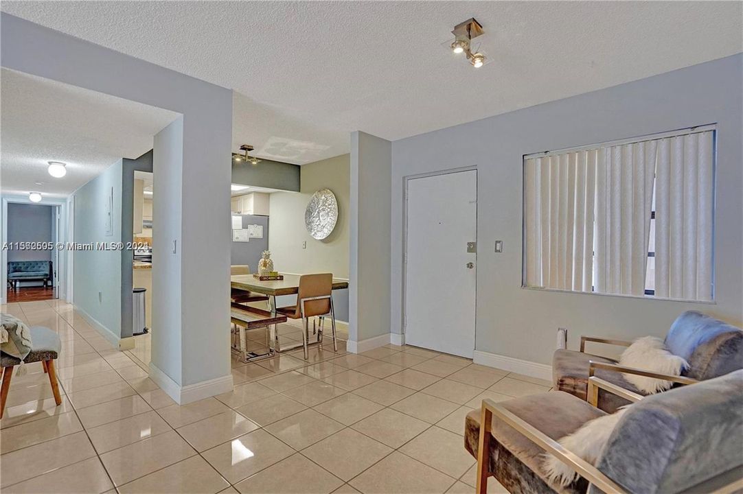 Active With Contract: $2,300 (2 beds, 2 baths, 0 Square Feet)