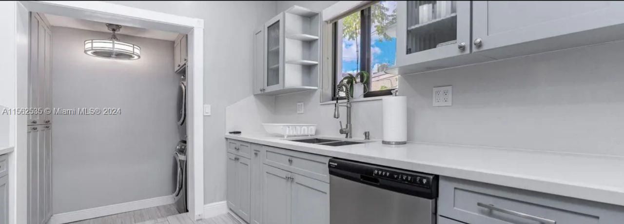 Active With Contract: $8,500 (3 beds, 1 baths, 1918 Square Feet)