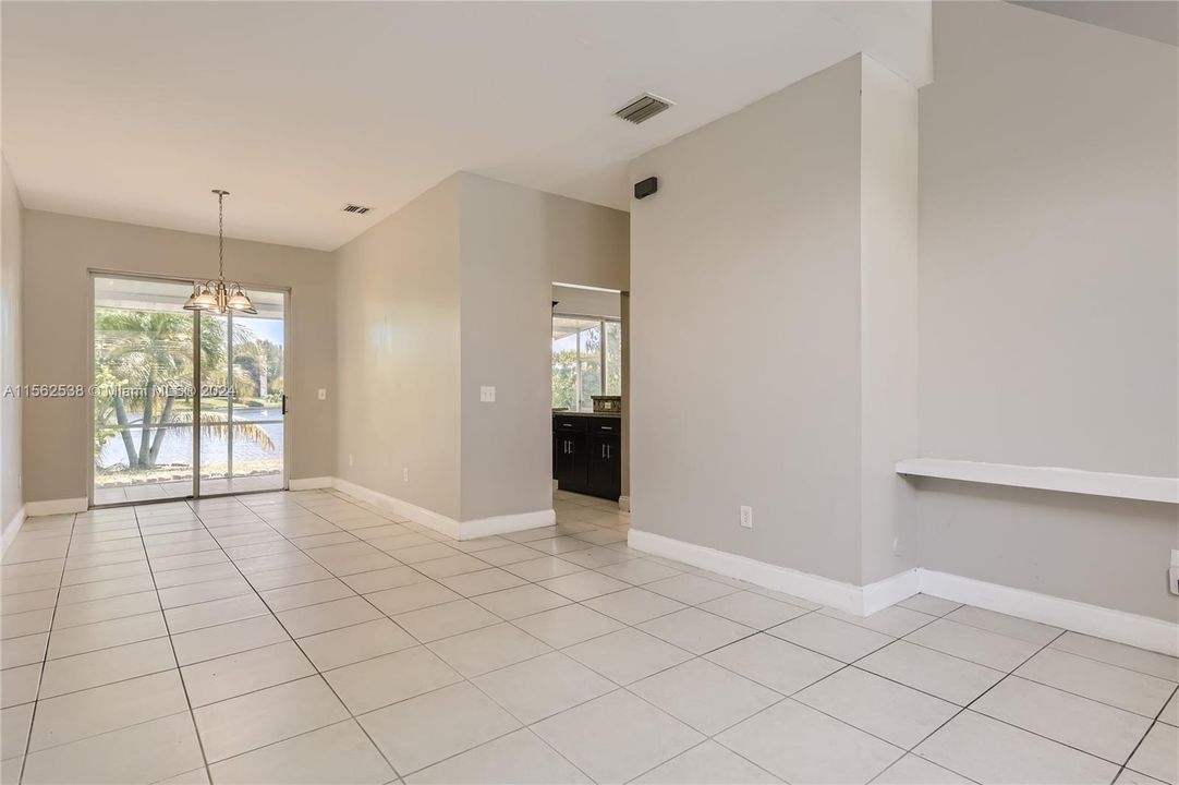 For Sale: $550,000 (3 beds, 2 baths, 1652 Square Feet)
