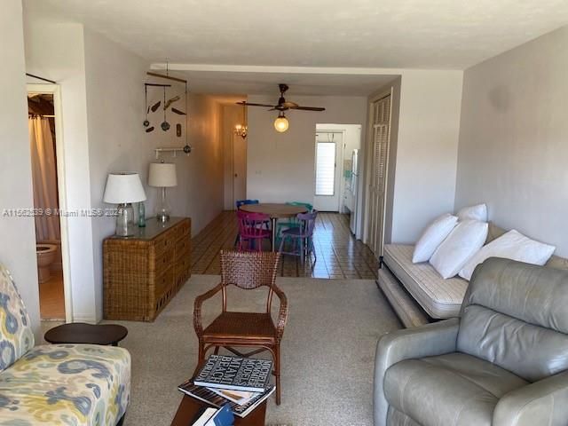 Recently Sold: $222,000 (1 beds, 1 baths, 709 Square Feet)
