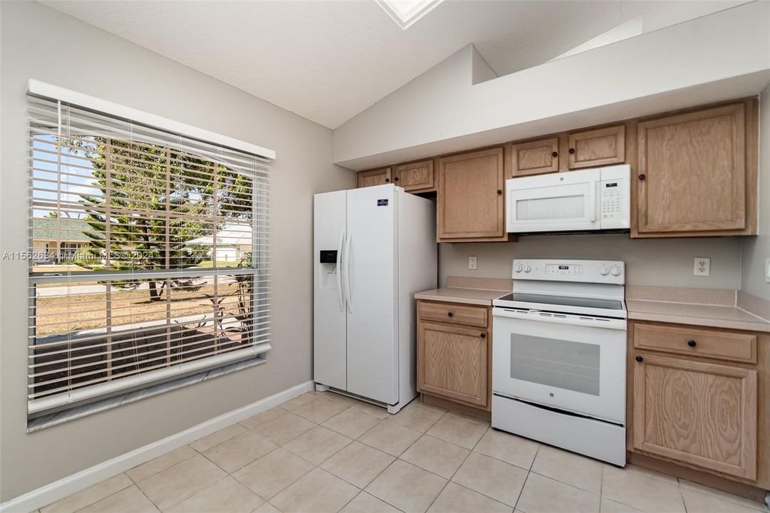 Active With Contract: $360,000 (3 beds, 2 baths, 1201 Square Feet)
